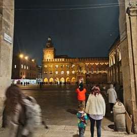 Bologne : visite guidée nocturne à travers la ville