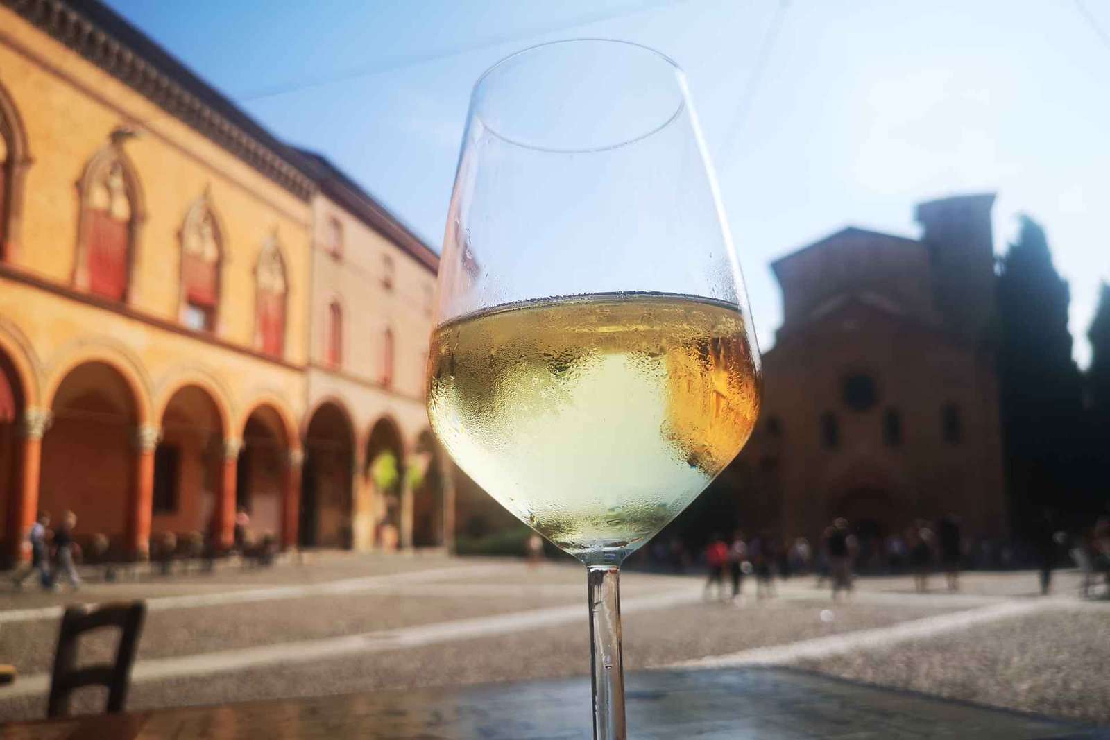 Bologne : visite guidée du centre ville à la découverte du vin