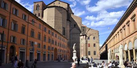 Piazza Galvani
