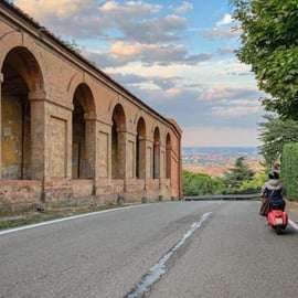 Tour en Vespa dans les collines de Bologne