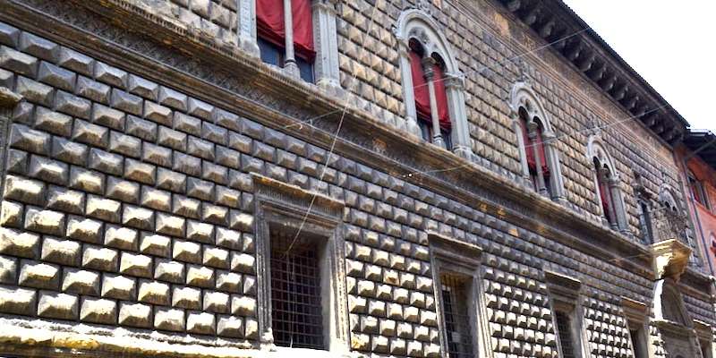 Palazzo Sanuti Bevilacqua de l'Ariosti