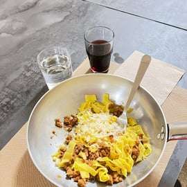 Cours de cuisine exclusif - Pâtes Tagliatelle Ragu & Spritz