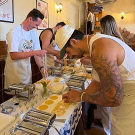 Bologne : atelier pâtes et desserts emblématiques avec un chef primé
