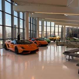 Musée Ferrari, musées Lamborghini et Pagani + usines + déjeuner
