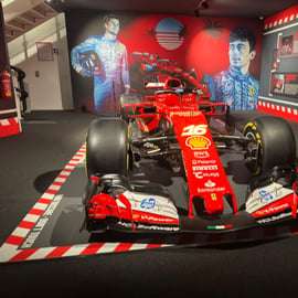 Au départ de Bologne : musées Ferrari, visite de l'usine et simulateur de F1