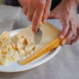 Depuis Bologne : visite de Parme, parmesan et jambon en train 1ère classe