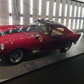 Musée Ferrari, musées Lamborghini et Pagani + usines + déjeuner