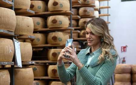 De Bologne : visites et dégustations de la fabrique de fromage et de jambon de Parme