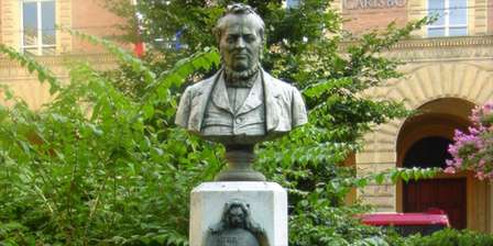 Monument à Cavour