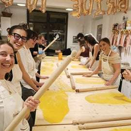 Bologne : cours de cuisine : tortellini et apéritif
