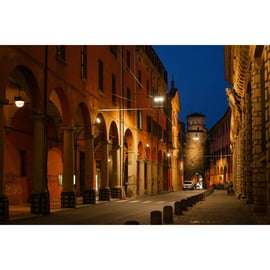 Bologne : visite de nuit : légendes, recoins cachés et panoramas secrets