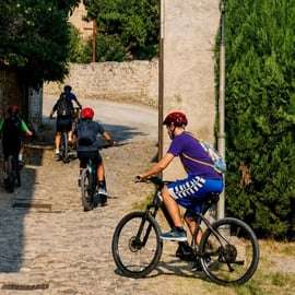 Collines authentiques de Bologne : location de vélo électrique premium et carte d'itinéraire