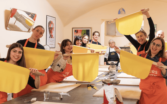 Cours de cuisine exclusif - Pâtes Tagliatelle Ragu & Spritz