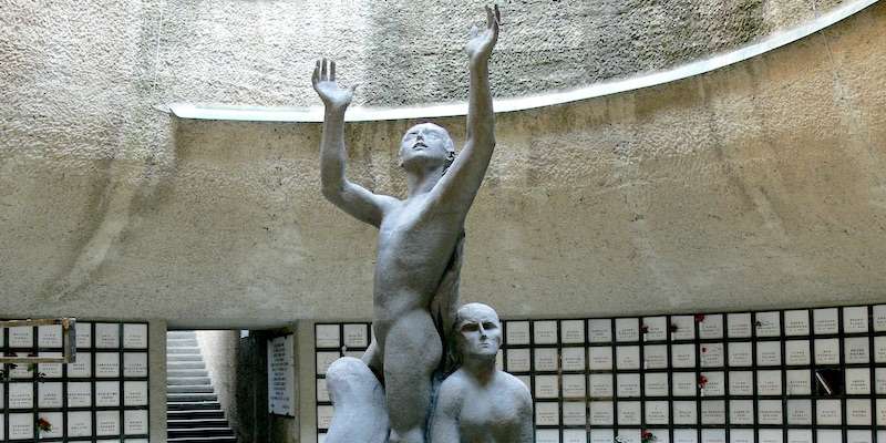 Monument Ossuaire aux partisans tombés