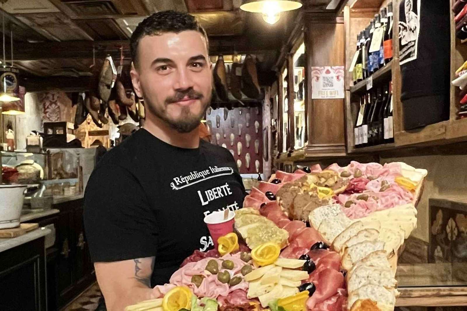 Bologne : Découvre le rituel de l'apéritif avec plateau de hors-d'œuvre et Spritz