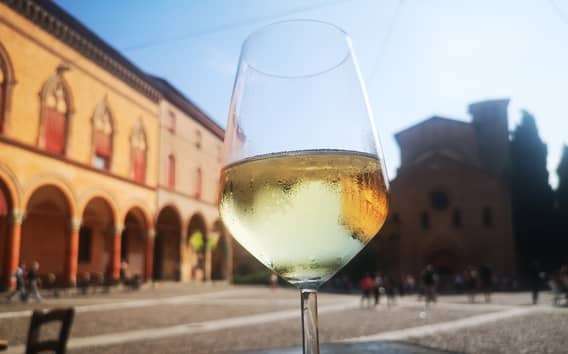Bologne : visite guidée du centre ville à la découverte du vin